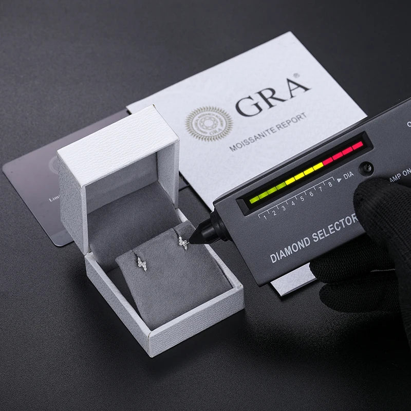 Tiny D VVS Black White Moissanite 925 Sterling Silver Fashion Lightning Stud Earrings Women/Men Exquisite Student Girlfriend Jewelry